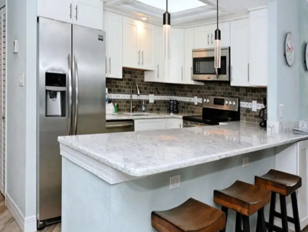 Two Bedroom Beach Condo Sleeps 6 in Siesta Key