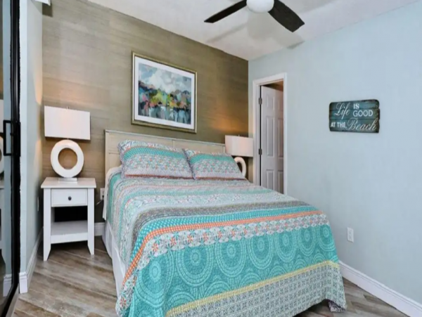 Two Bedroom Beach Condo Sleeps 6 in Siesta Key