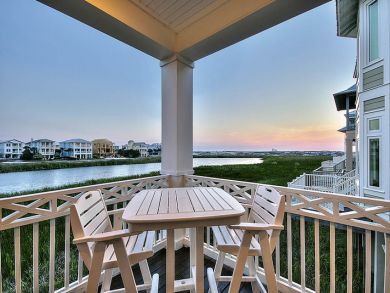 Outdoor Table & Chairs