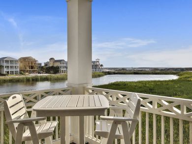Outdoor Table & Chairs