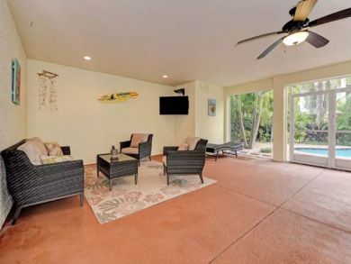 Three Bedrooms Vacation Rental Sleeps 6 Short Walk to Beach
