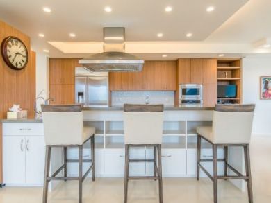 Breakfast Counter with Seating