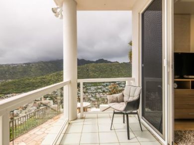 Four Bedroom Vacation Home with Private Pool Sleeps Eight