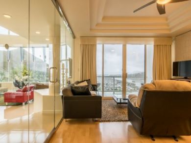 Four Bedroom Vacation Home with Private Pool Sleeps Eight