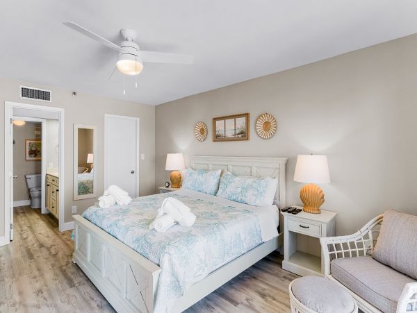 Indian Rocks Ocean Front Condo with 3-Bedrooms & Beautiful Views of the Gulf