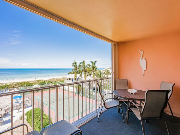Indian Rocks Ocean Front Condo with 3-Bedrooms & Beautiful Views of the Gulf