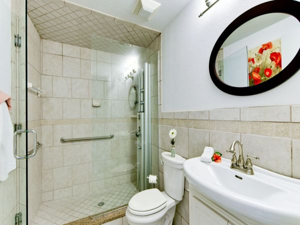 HOLMES BEACH 3 BEDROOM POOL HOME BLOCK TO BEACH