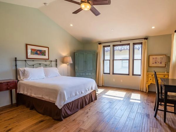 Luxury Estate with Eleven Well Appointed Bedrooms