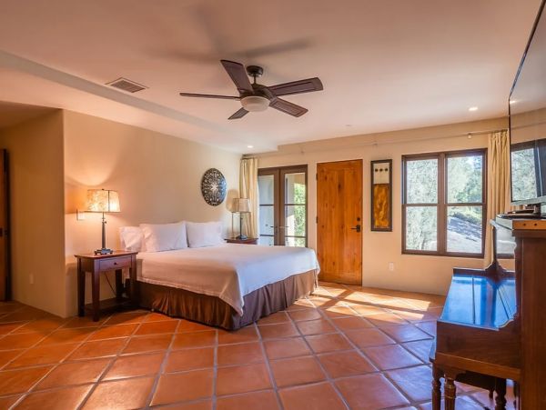 Luxury Estate with Eleven Well Appointed Bedrooms