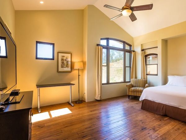 Luxury Estate with Eleven Well Appointed Bedrooms