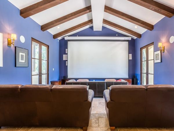 Luxury Estate with Eleven Well Appointed Bedrooms