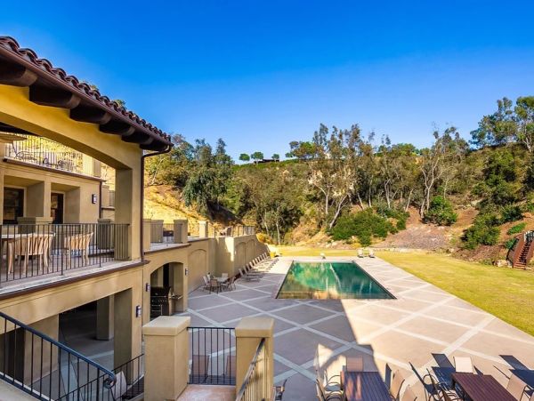 Luxury Estate with Eleven Well Appointed Bedrooms