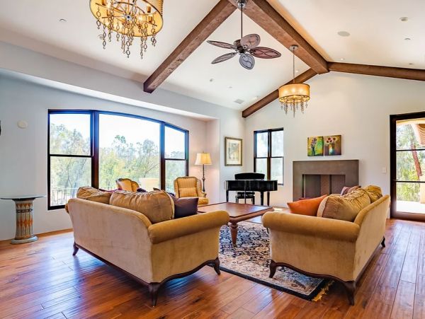 Luxury Estate with Eleven Well Appointed Bedrooms
