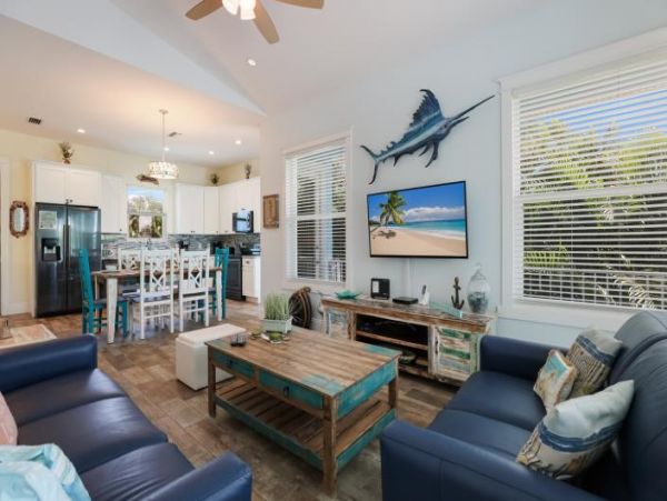 Anna Maria 3 Bedroom Rental Sleeps 6 Short Walk to Beach