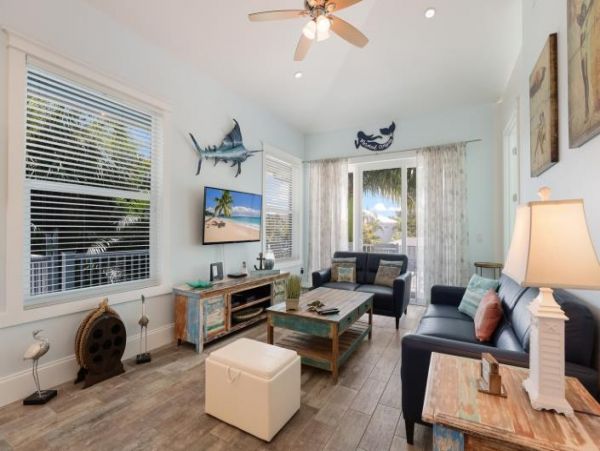 Anna Maria 3 Bedroom Rental Sleeps 6 Short Walk to Beach