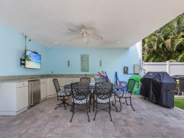 Anna Maria 3 Bedroom Rental Sleeps 6 Short Walk to Beach