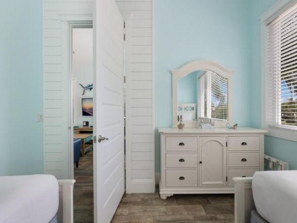 Anna Maria 3 Bedroom Rental Sleeps 6 Short Walk to Beach