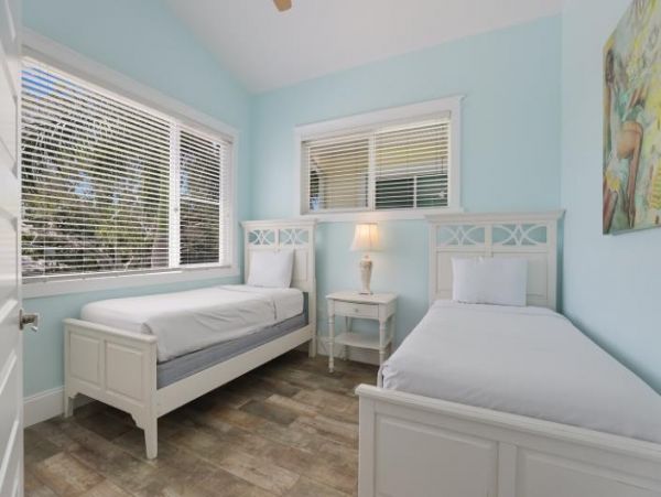 Anna Maria 3 Bedroom Rental Sleeps 6 Short Walk to Beach