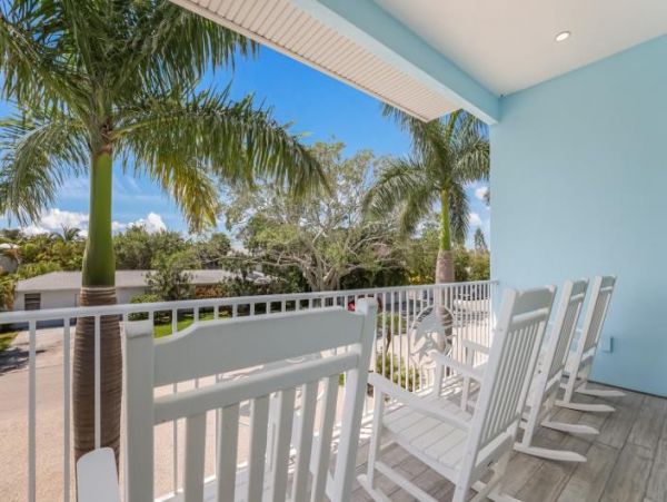 Anna Maria 3 Bedroom Rental Sleeps 6 Short Walk to Beach