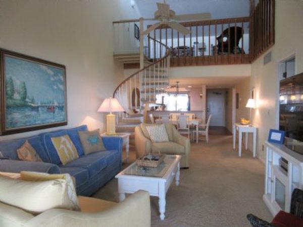 Short Walk to the Beach from this 3 Bedroom Vacation Condo