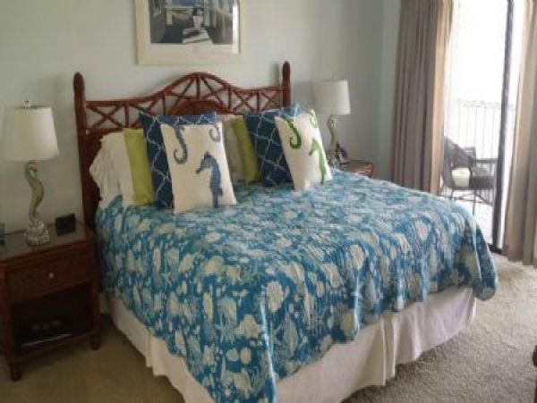 Short Walk to the Beach from this 3 Bedroom Vacation Condo