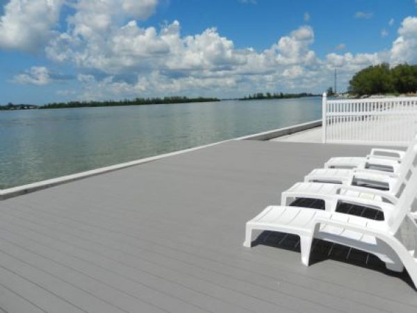 Short Walk to the Beach from this 3 Bedroom Vacation Condo