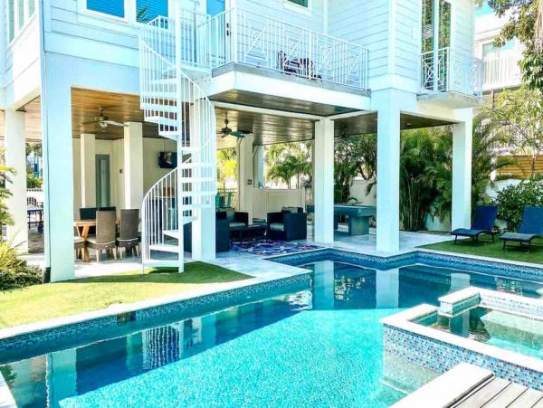Almost Beachfront - Luxury Anna Maria Island Vacation Home