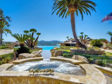 Luxury Fourteen Bedroom Vacation Home Sleeps 28 Guests