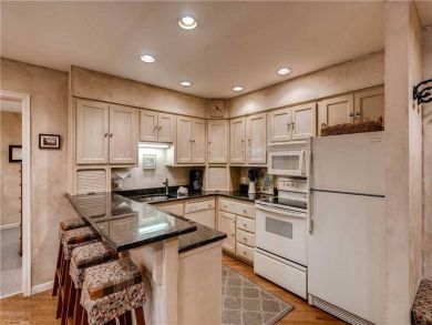 Vail Luxury Two Bedroom Ski Condo Walk to Lifts Sleeps Six