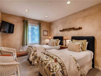 Vail Luxury Two Bedroom Ski Condo Walk to Lifts Sleeps Six