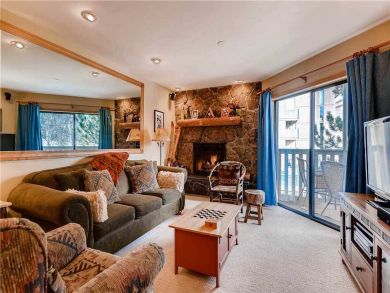 Mountain View Vail Condo Sleeps 6 Walk to Ski Lifts