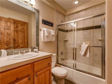Mountain View Vail Condo Sleeps 6 Walk to Ski Lifts