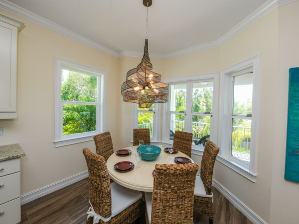 Holmes Beach 3 Bedroom Vacation Home Short Walk to Beach