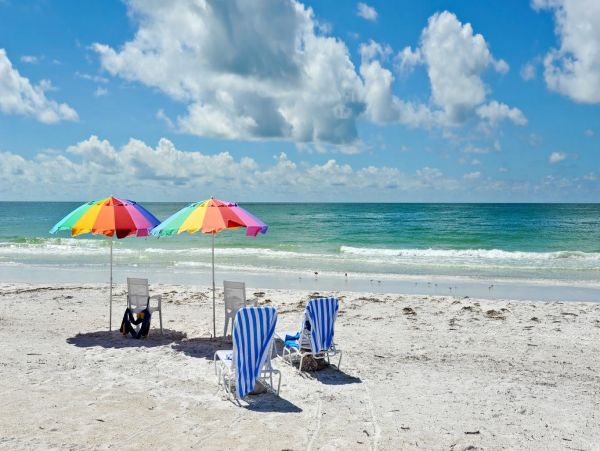 Holmes Beach 3 Bedroom Vacation Home Short Walk to Beach