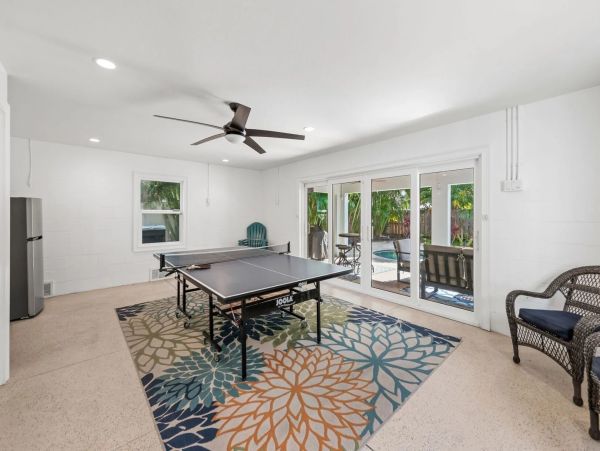 Holmes Beach 3 Bedroom Vacation Home Short Walk to Beach