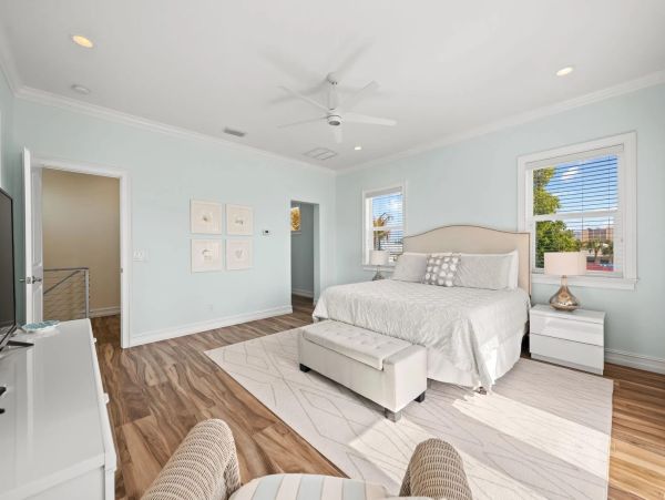Holmes Beach 3 Bedroom Vacation Home Short Walk to Beach