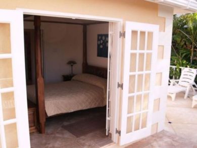 Barbados Luxury Vacation Accommodation Walk to  Beach
