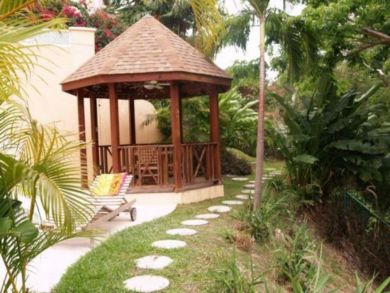 Barbados Luxury Vacation Accommodation Walk to  Beach