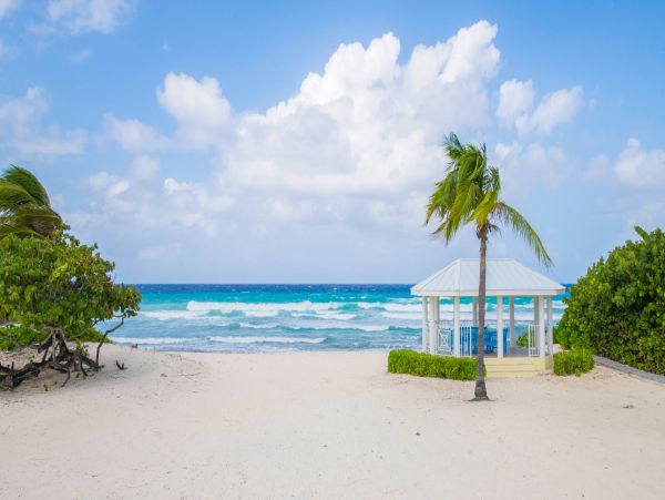 Cayman Islands Vacation Rentals - Oceanfront Cayman Villa with Guest Cottage