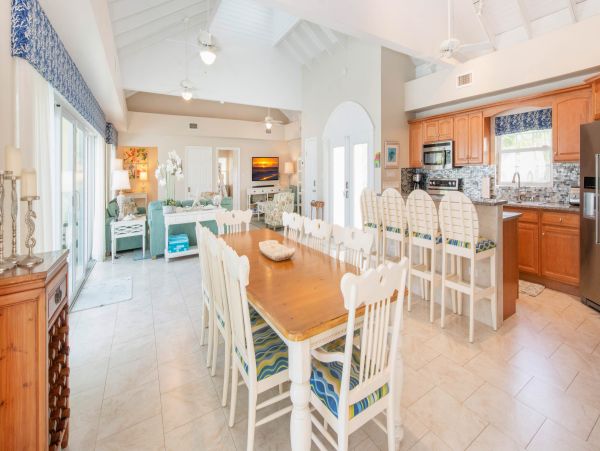 Cayman Islands Vacation Rentals - Oceanfront Cayman Villa with Guest Cottage