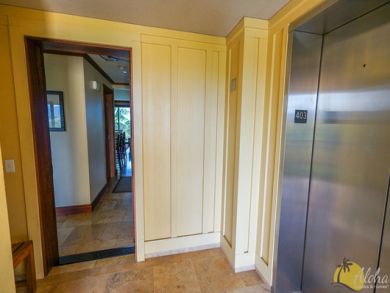 Two Bedroom Condo Sleeps Six Short Walk to Beach