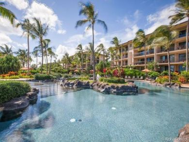 Two Bedroom Condo Sleeps Six Short Walk to Beach
