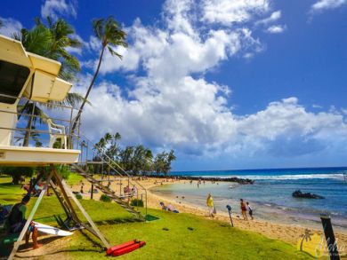 Two Bedroom Condo Sleeps Six Short Walk to Beach
