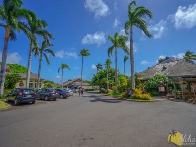 Two Bedroom Condo Sleeps Six Short Walk to Beach