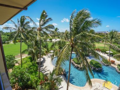Two Bedroom Condo Sleeps Six Short Walk to Beach