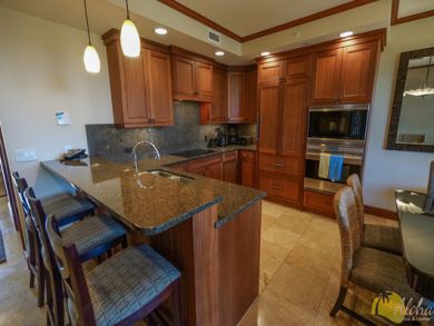 Two Bedroom Condo Sleeps Six Short Walk to Beach