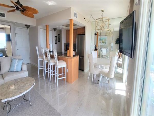Longboat Key Vacation Condo Two Bedrooms with Gulf Views