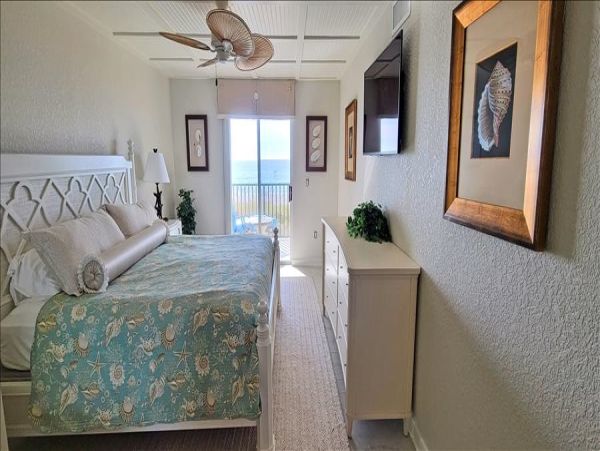 Longboat Key Vacation Condo Two Bedrooms with Gulf Views