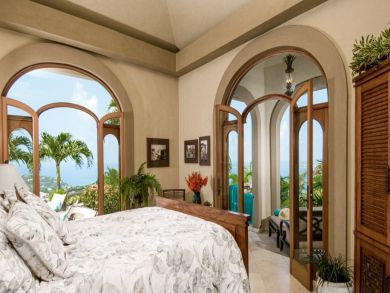 Stunning 5 Bedroom Luxury Villa with Sweeping Views