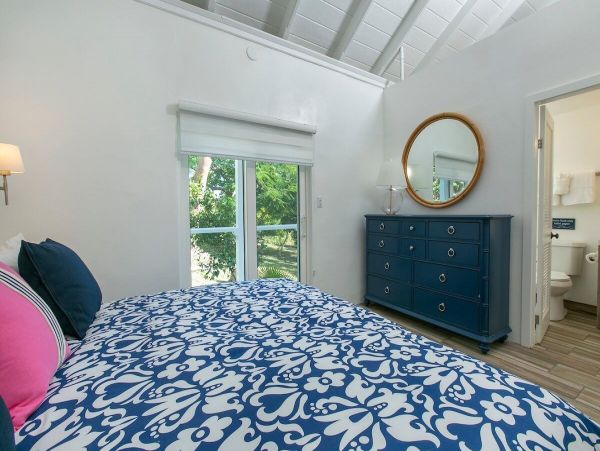 Romantic One Bedroom Bungalow with Great Cruz Bay Views
